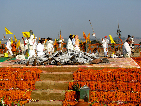 Cremation-ceremony-after-burning