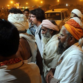 crowds-in-india