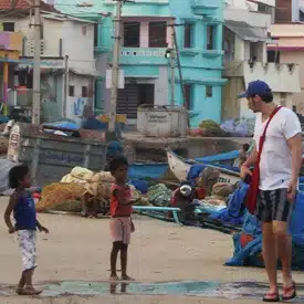 indian-kids-wanting-pens