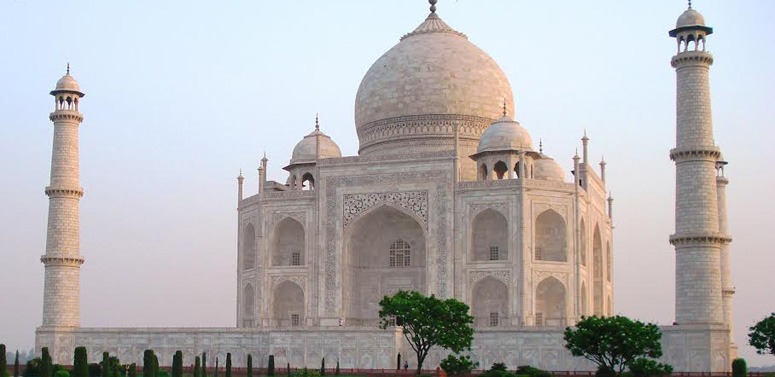 taj-mahal-india-early-morning-light