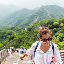 girl-on-great-wall-of-china