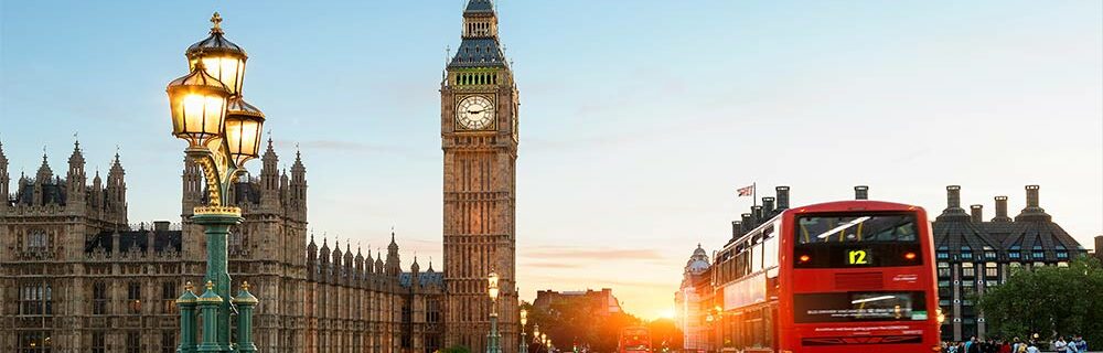 24 Top London & U.K. Packing List Items for 2025 + What to Wear & NOT to Bring