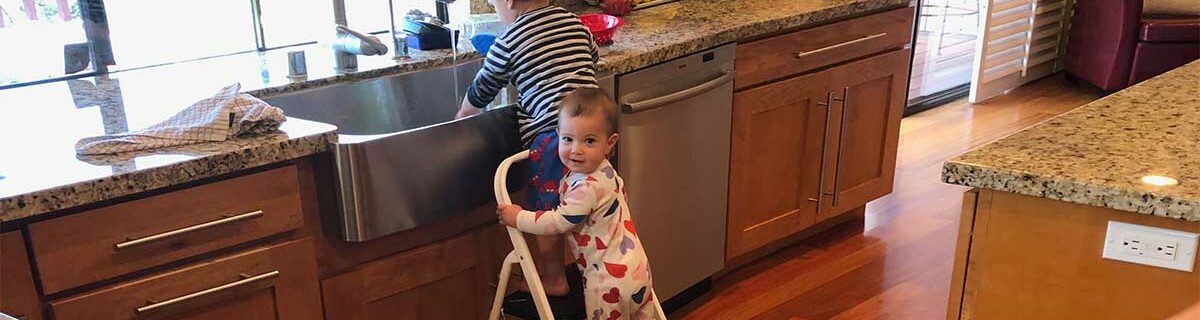 11 Best Toddler Step Stools – Sink, Bathroom + Toilet (2021 Reviews)