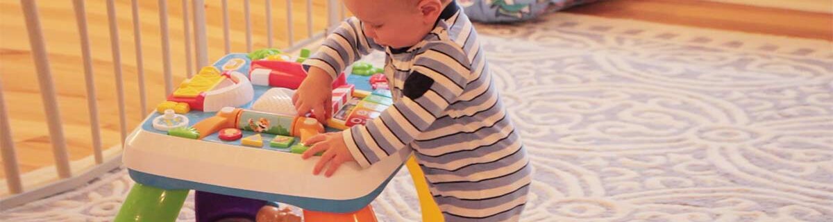 13 Best Toddler & Baby Activity Tables (2022 Reviews)