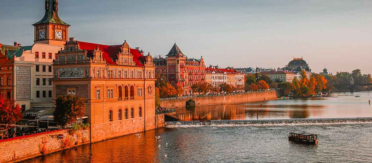 US to Czech Republic Power Adapter What Plug Do I Need? (2024)