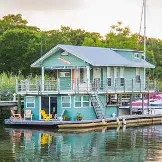 Summer season in Houseboat