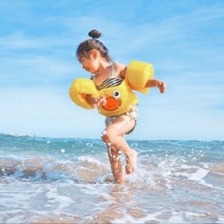 What Should Toddlers Wear at the Beach?