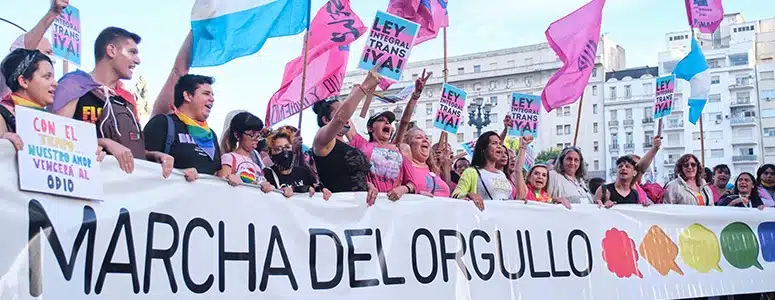 Protest with "marcha del orgullo" sign